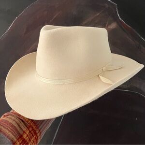 SOLD Akubra Snowy River Cream Cowboy Hat